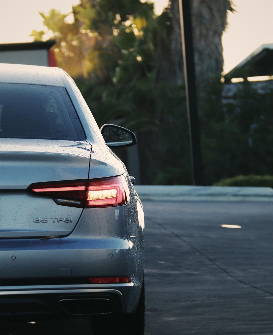 Carona com Segurança: A Importância da Supervisão e Proteção das Crianças.